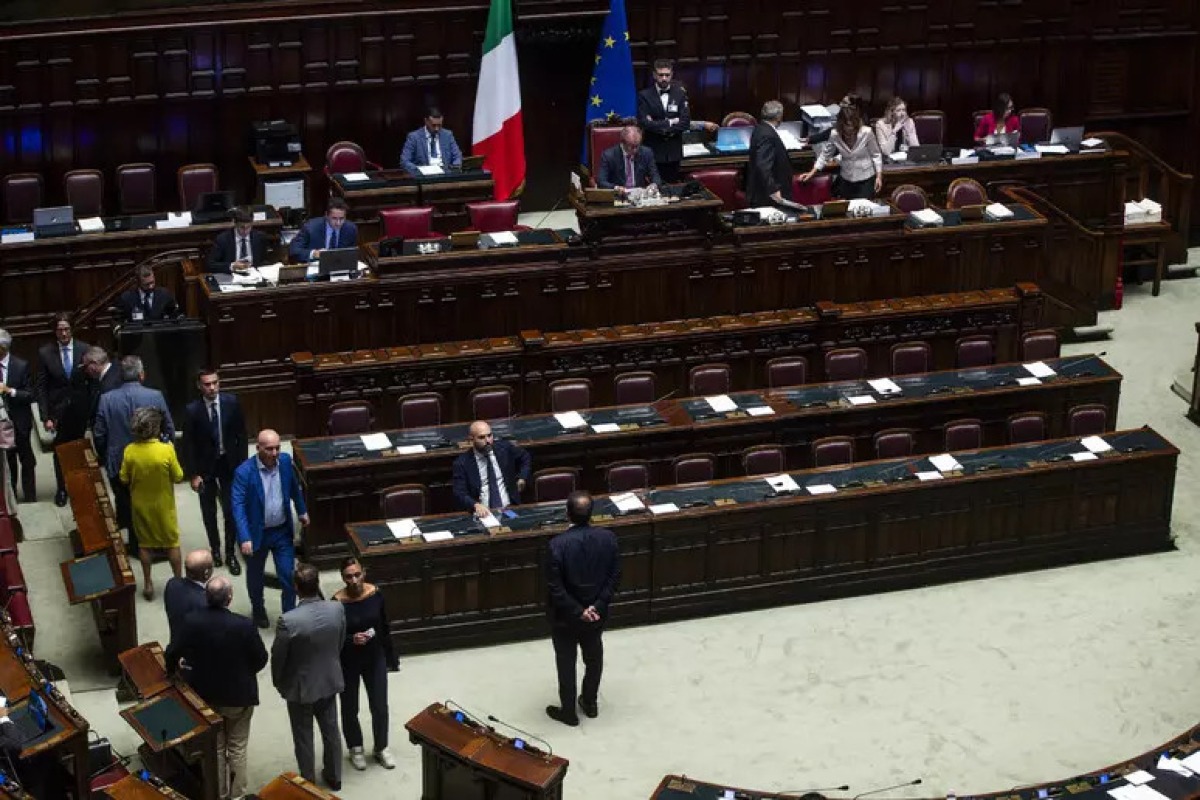 Tensione Iran-Occidente: Teheran respinge le ispezioni AIEA e rilancia sullo Stretto di Hormuz - 
