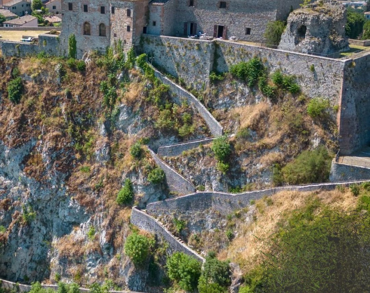 Verucchio, riapre la storica scalinata verso la Rocca del Sasso - 
