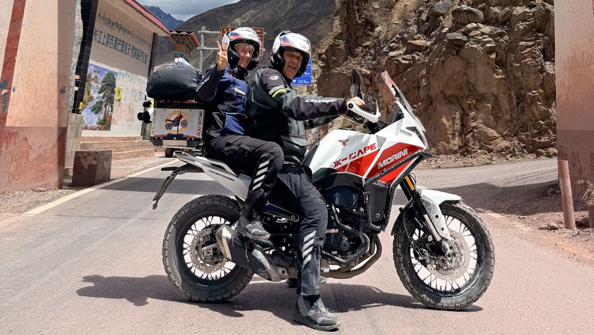 Dal Sahara all'Himalaya, i riminesi Emilio e Cristina raccontano le emozioni di 30 viaggi in moto - 