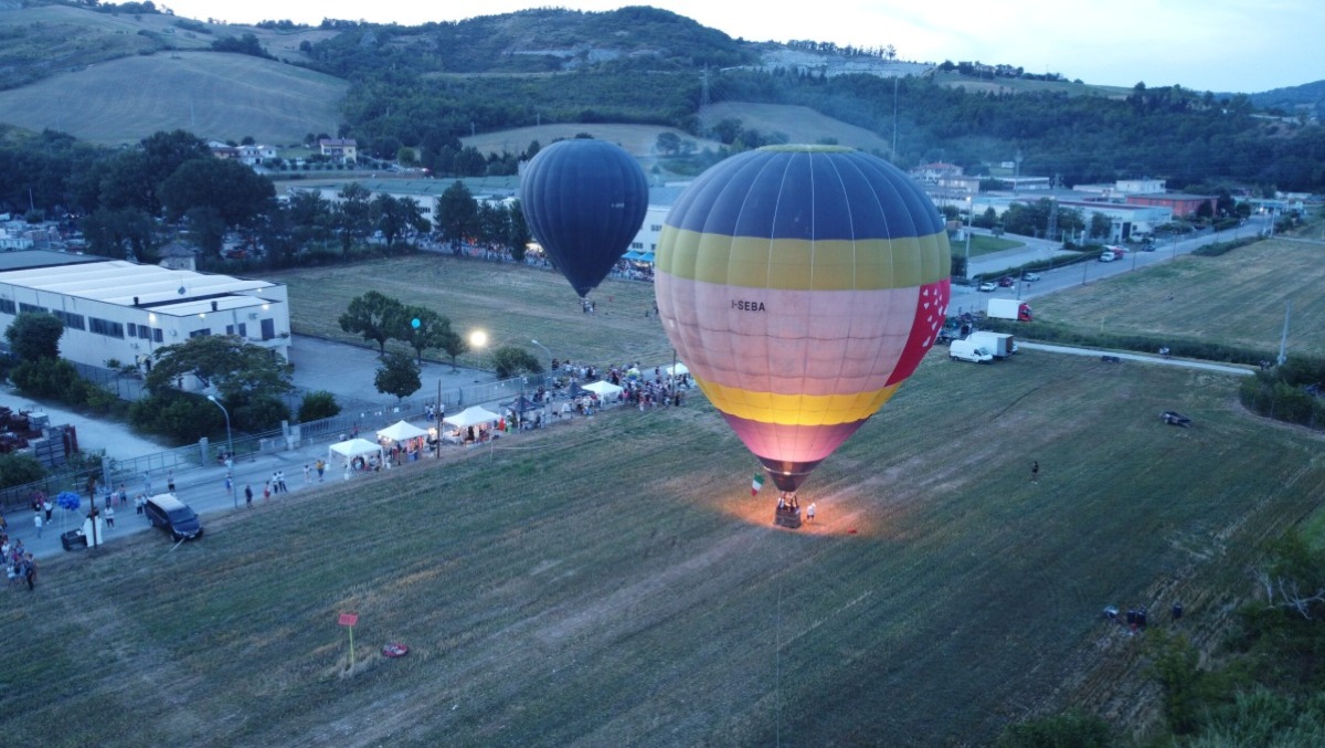 Torna Valmarecchia in Mongolfiera, la magia dell'entroterra riminese visto dall'alto - Valmarecchia in Mongolfiera
