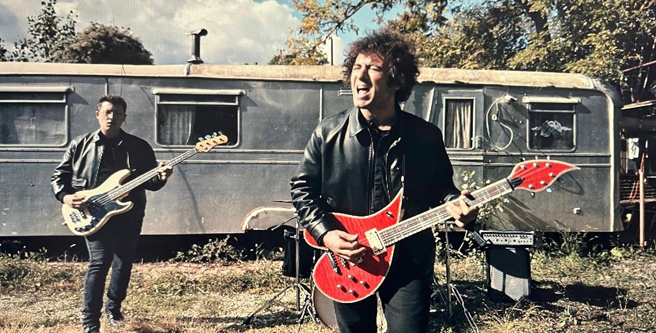 Santarcangelo, un videoclip girato alle ex carceri e a Mutonia: il nuovo progetto del cantautore Davide Amati - Davide Amati