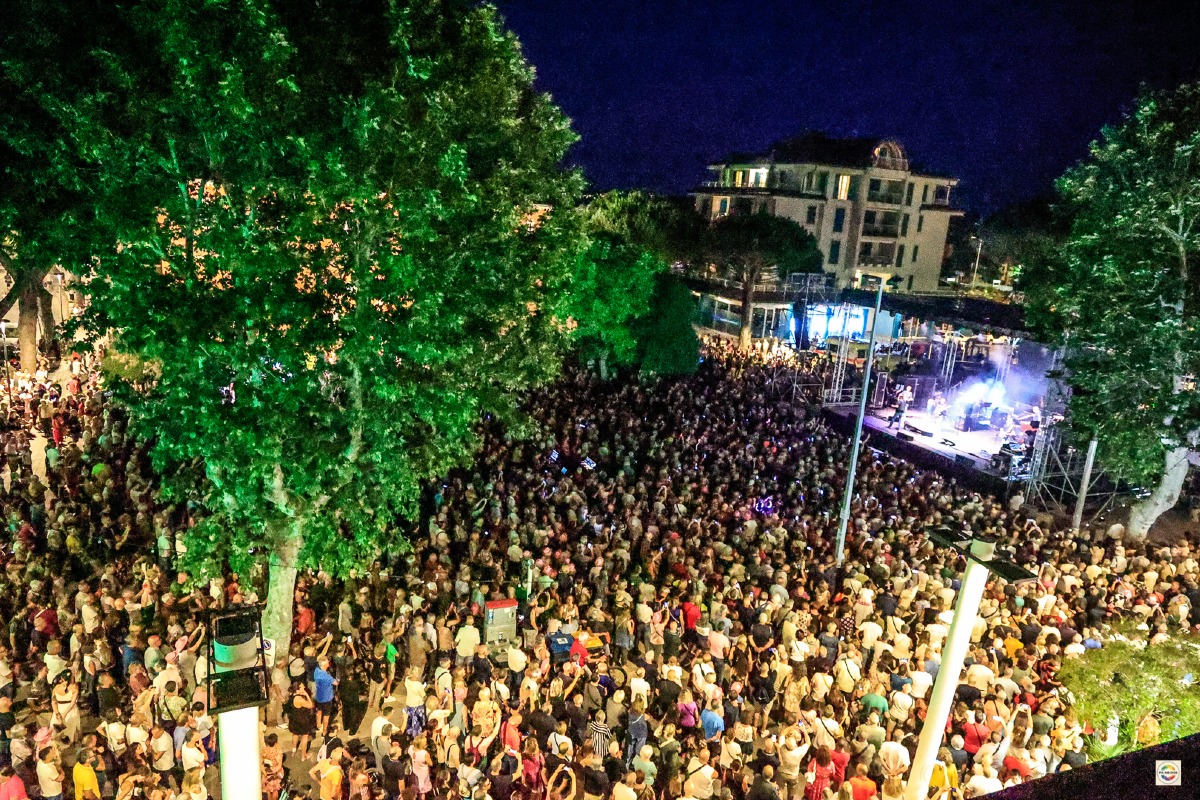 Weekend a Misano tra musica e filosofia: venerdì il concerto di Marco Ligabue - Piazza Repubblica a Misano PH MARZIO BONDI