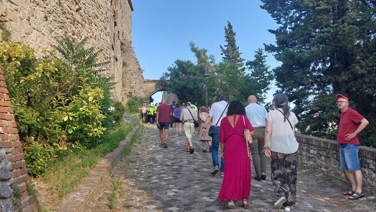 Verucchio, inaugurata la storica scalinata che conduce alla Rocca Malatestiana - 