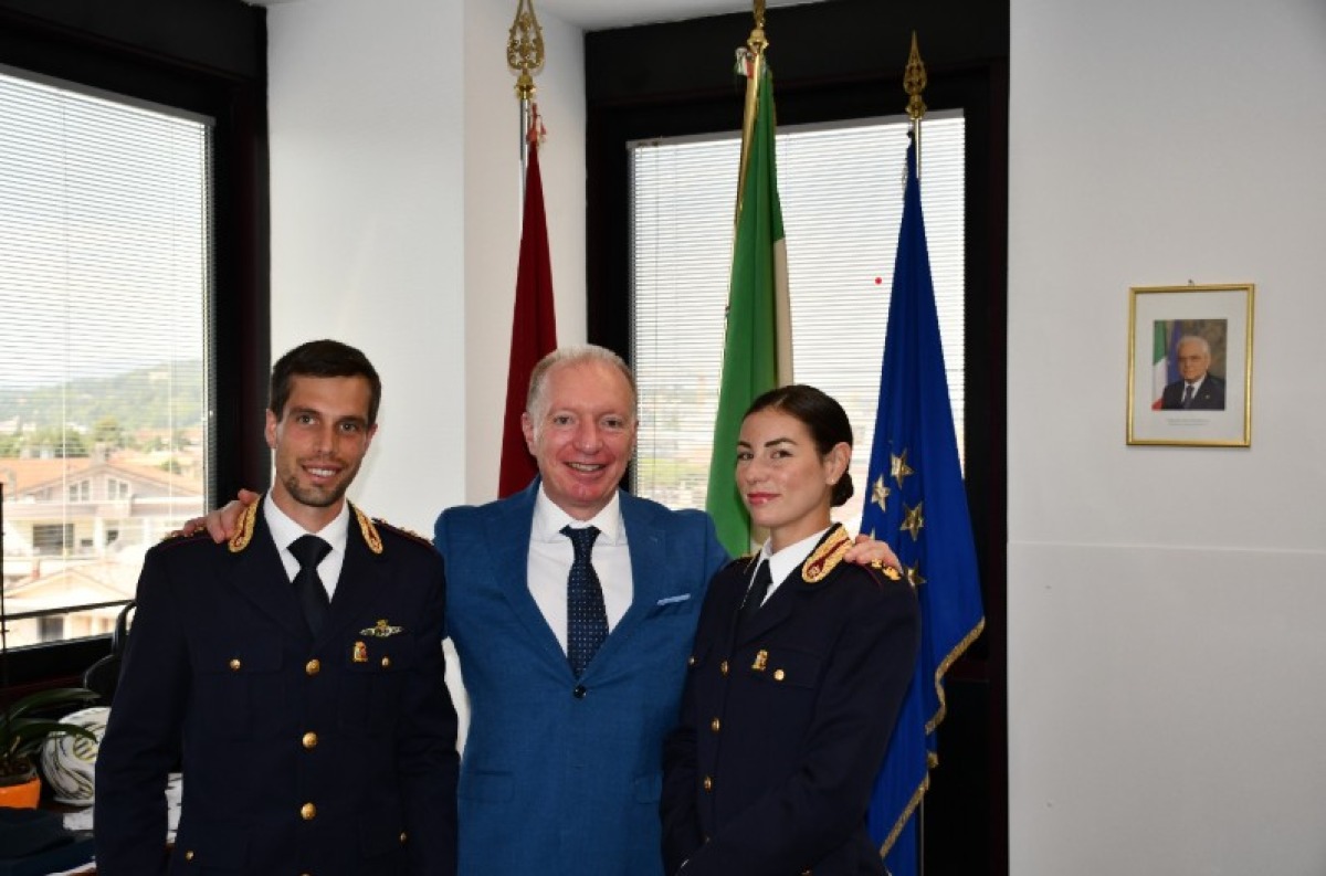 Rimini, il questore accoglie due nuovi commissari della Polizia di Stato - 