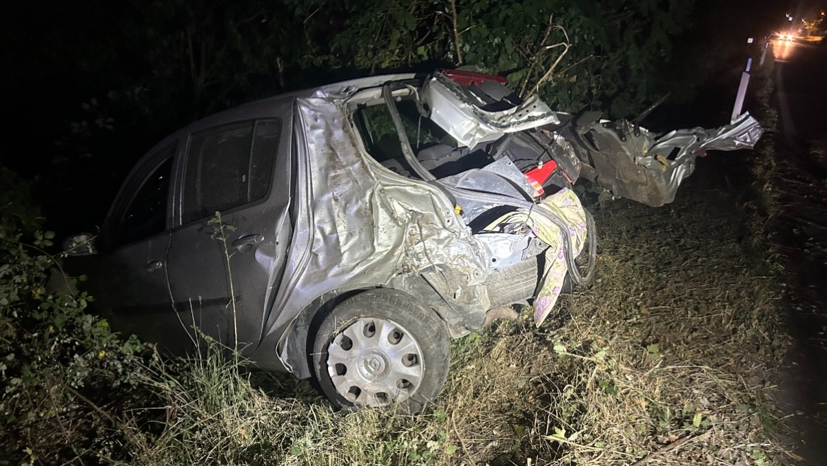 Novafeltria, pauroso incidente nella notte: auto si ribalta più volte, illeso il giovane alla guida - 