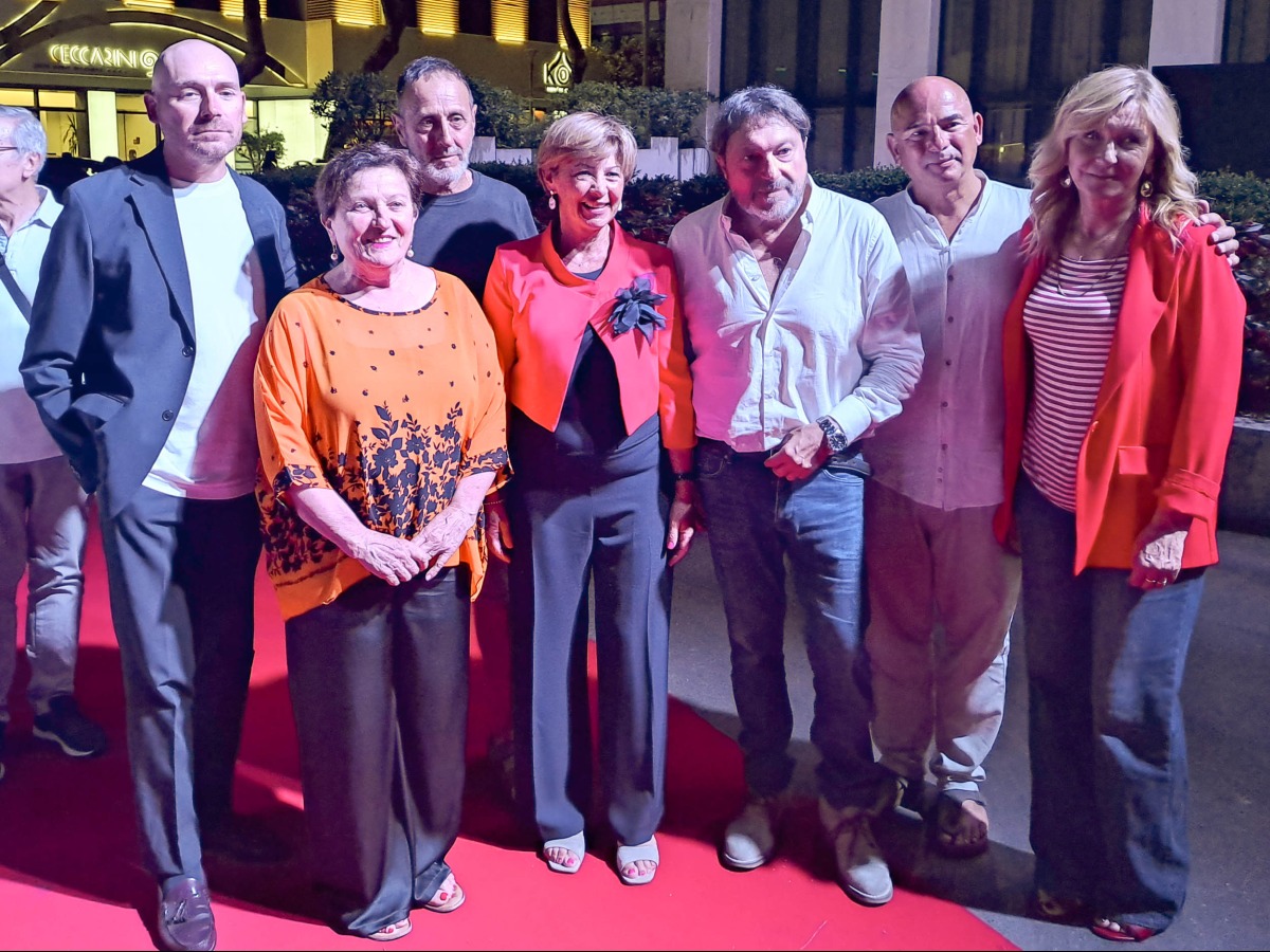 Riccione, piazzale Ceccarini gremito per Sigfrido Ranucci alla rassegna “Senza fine” - 