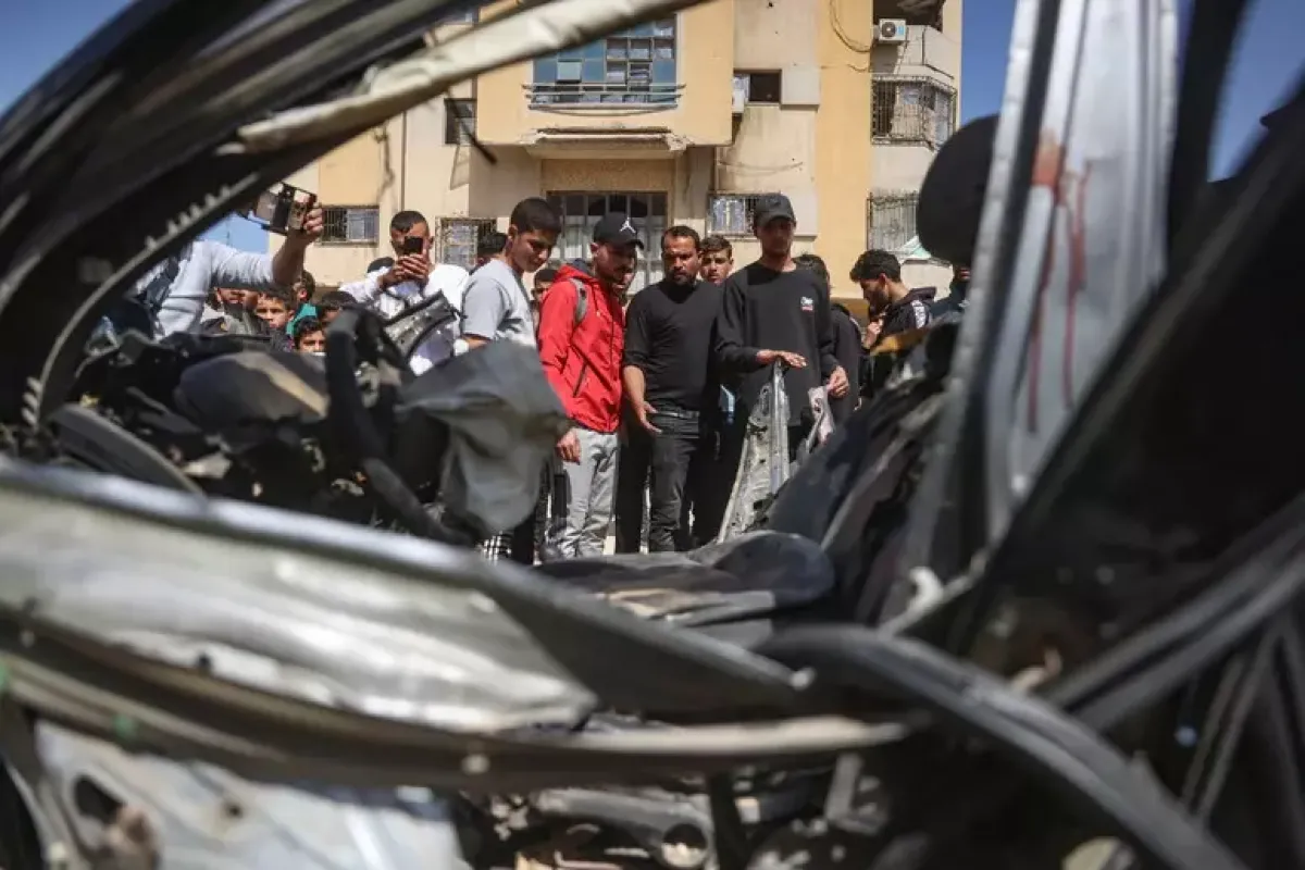 Gaza City, raid israeliano su un'auto: morti un cooperante egiziano e due bambini - © Ansa