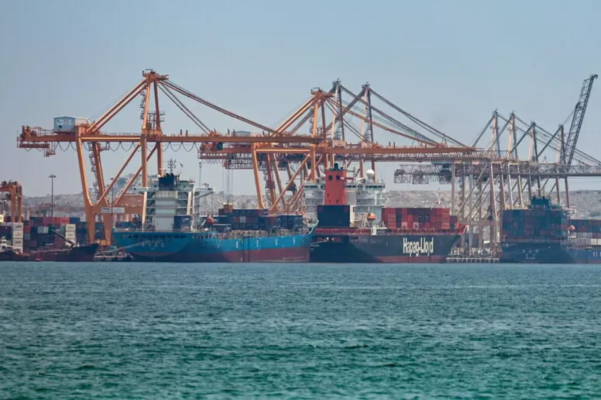 Iran, il traffico si ferma nello Stretto di Hormuz dopo due giorni di raid Usa - 