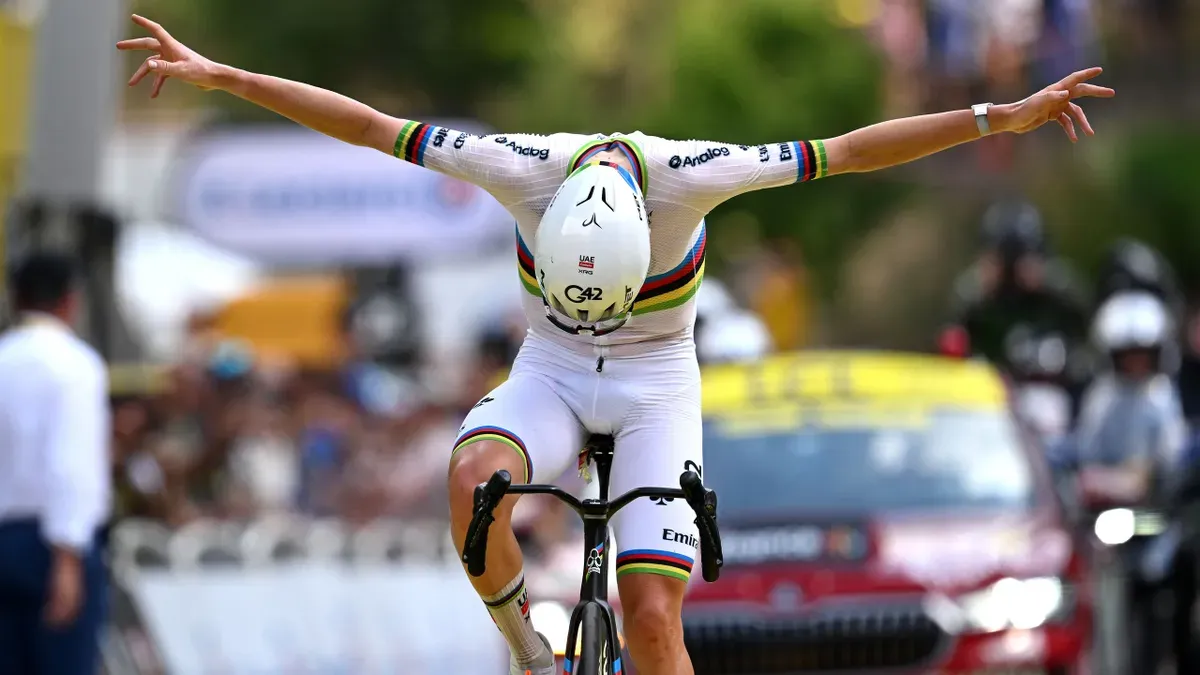 Tour: Pogacar vola su Tourmalet e vince la 6/a tappa - Foto sky sport