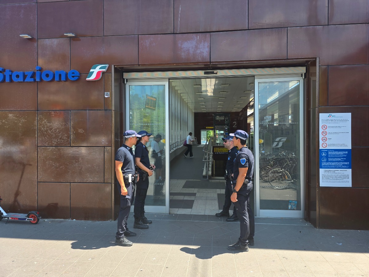Riccione: contrasto ai Pr irregolari e al trasporto abusivo, scatta il presidio rafforzato della Polizia  - 