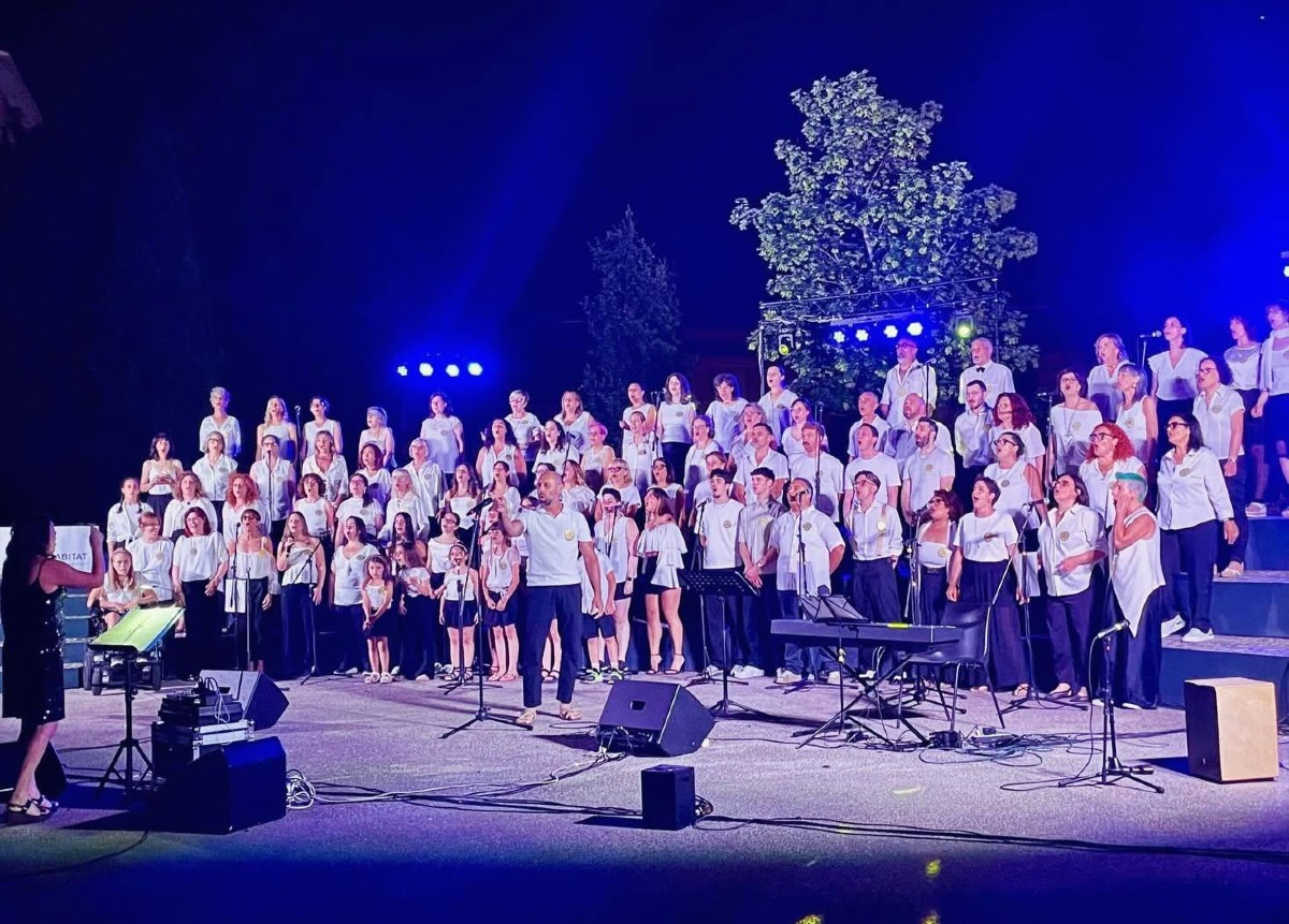 A Viserba arriva il Coro Davvero: musica e solidarietà sul sagrato della chiesa - 