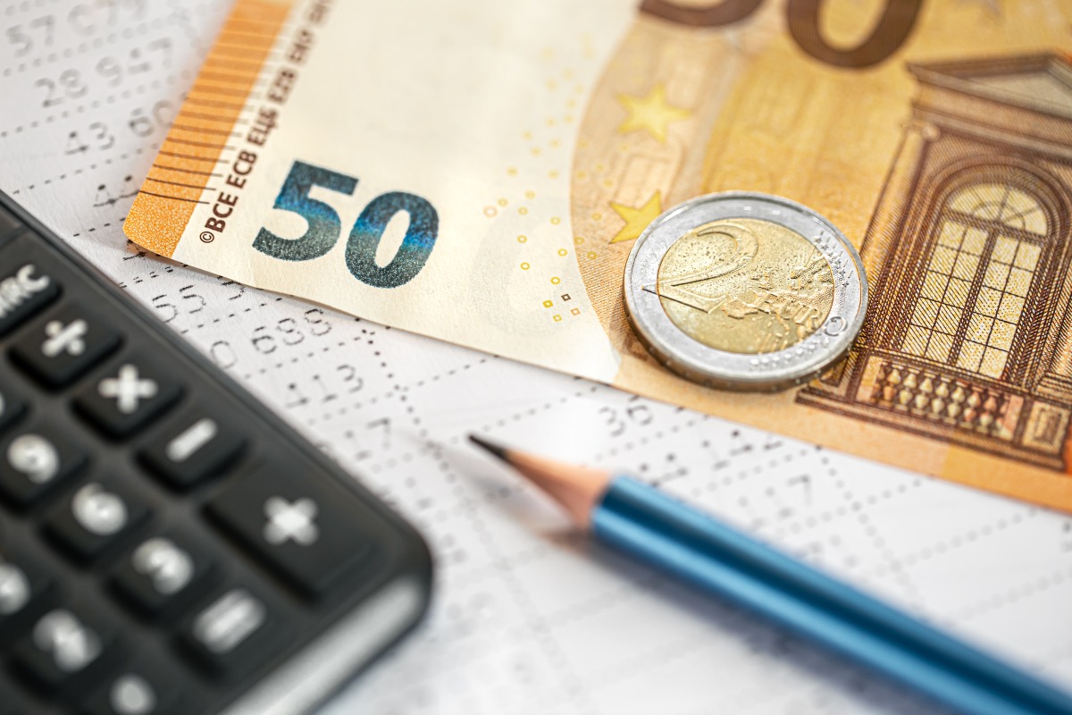 Ricchezza delle famiglie ai massimi storici: quasi 6.500 miliardi nei "salvadanai" degli italiani - 