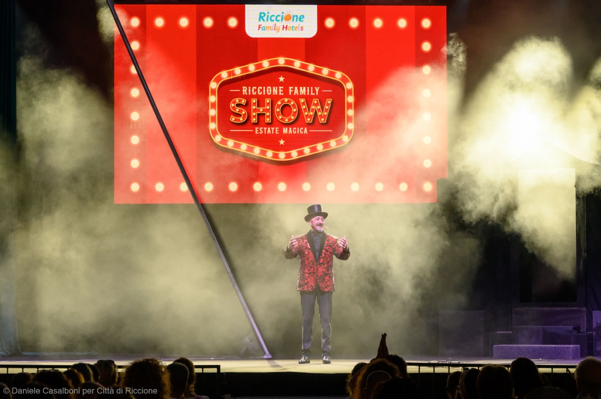 Circo, teatro e magia: Riccione Family Show torna in piazzale Ceccarini  - Ph Casalboni