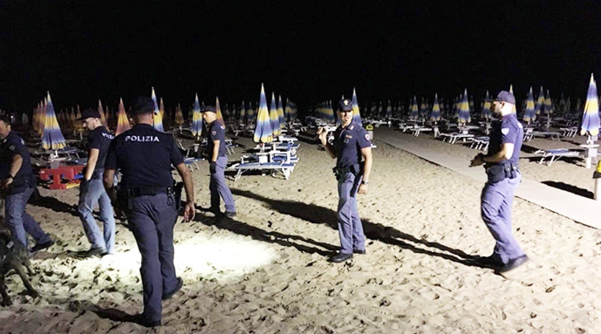 Violenza sessuale in spiaggia a Rimini: indagini dopo la denuncia di una 18enne tedesca - Repertorio