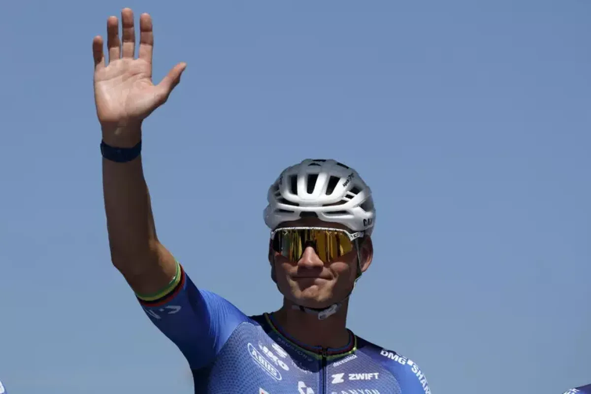 Tour de France, Van der Poel conquista la 9ª tappa: Ganna quinto, Pogacar resta in giallo - Foto Ansa