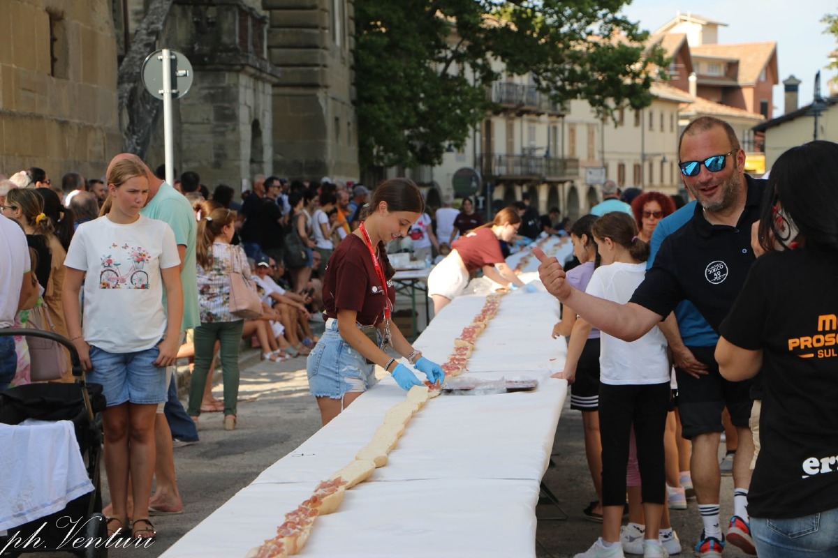 Carpegna celebra il Prosciutto DOP: quattro giorni di sapori, musica, tradizioni e territorio - 