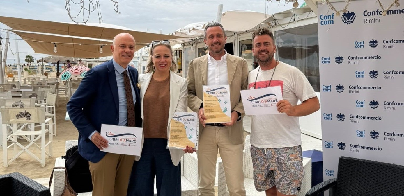 “Libri d’Amare” torna in spiaggia: a Rimini letture e incontri con gli autori sotto l’ombrellone - 