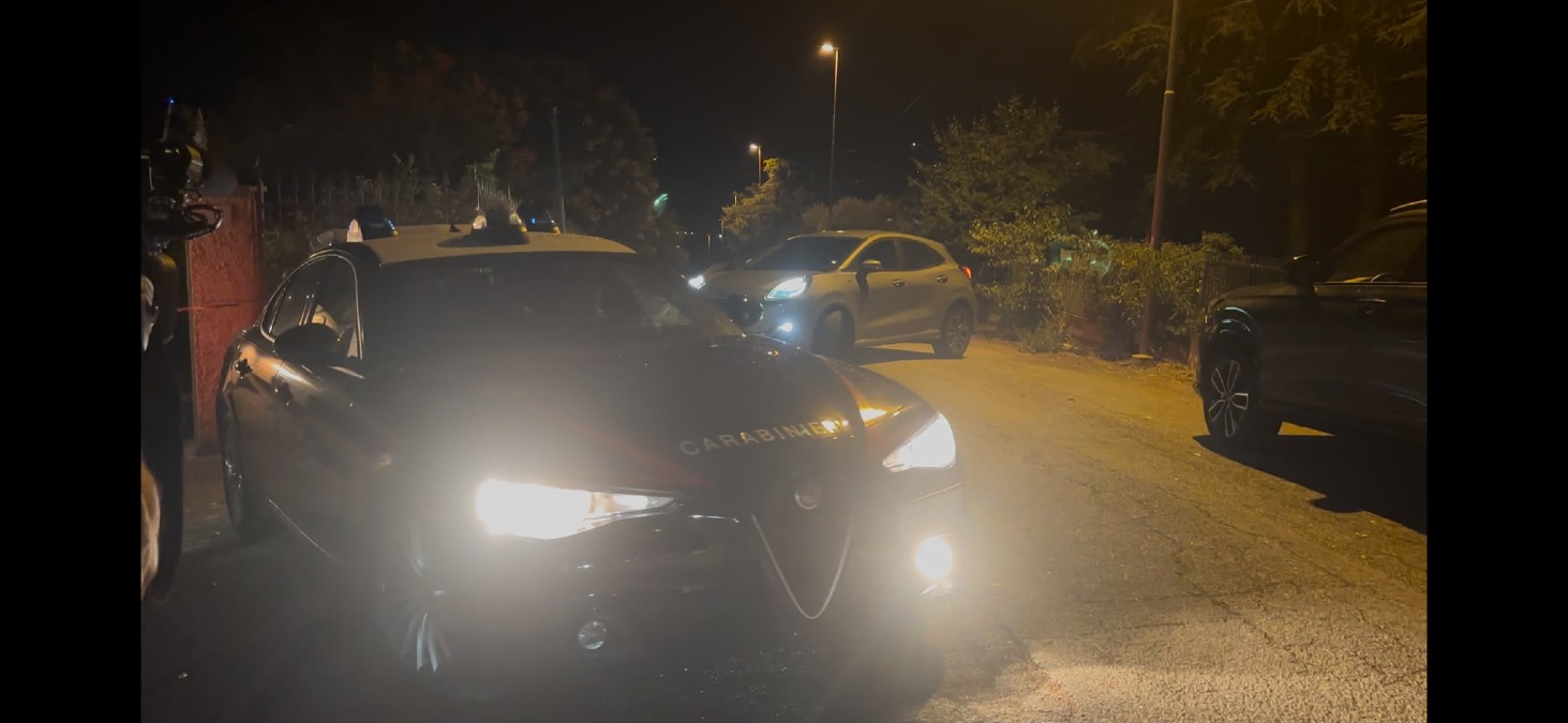 Coriano, uccide l'ex compagna e chiama i carabinieri: donna trovata morta nella casa dell'uomo - I carabinieri sul posto