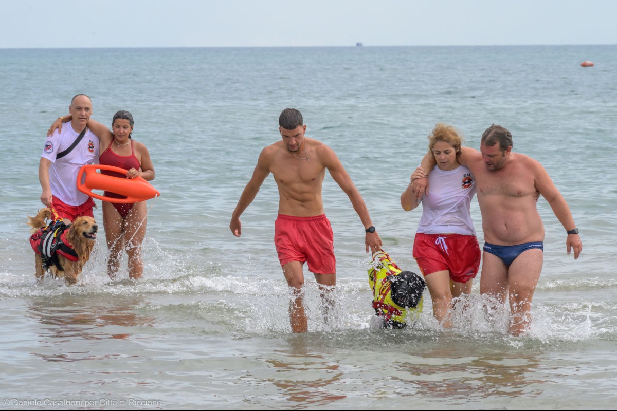 Riccione in prima linea per la sicurezza in mare: simulazioni e soccorsi in spiaggia - 