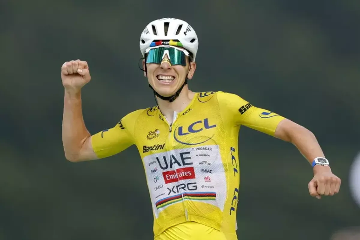 Pogacar domina anche la 14ª tappa e ipoteca il Tour de France - © Ansa