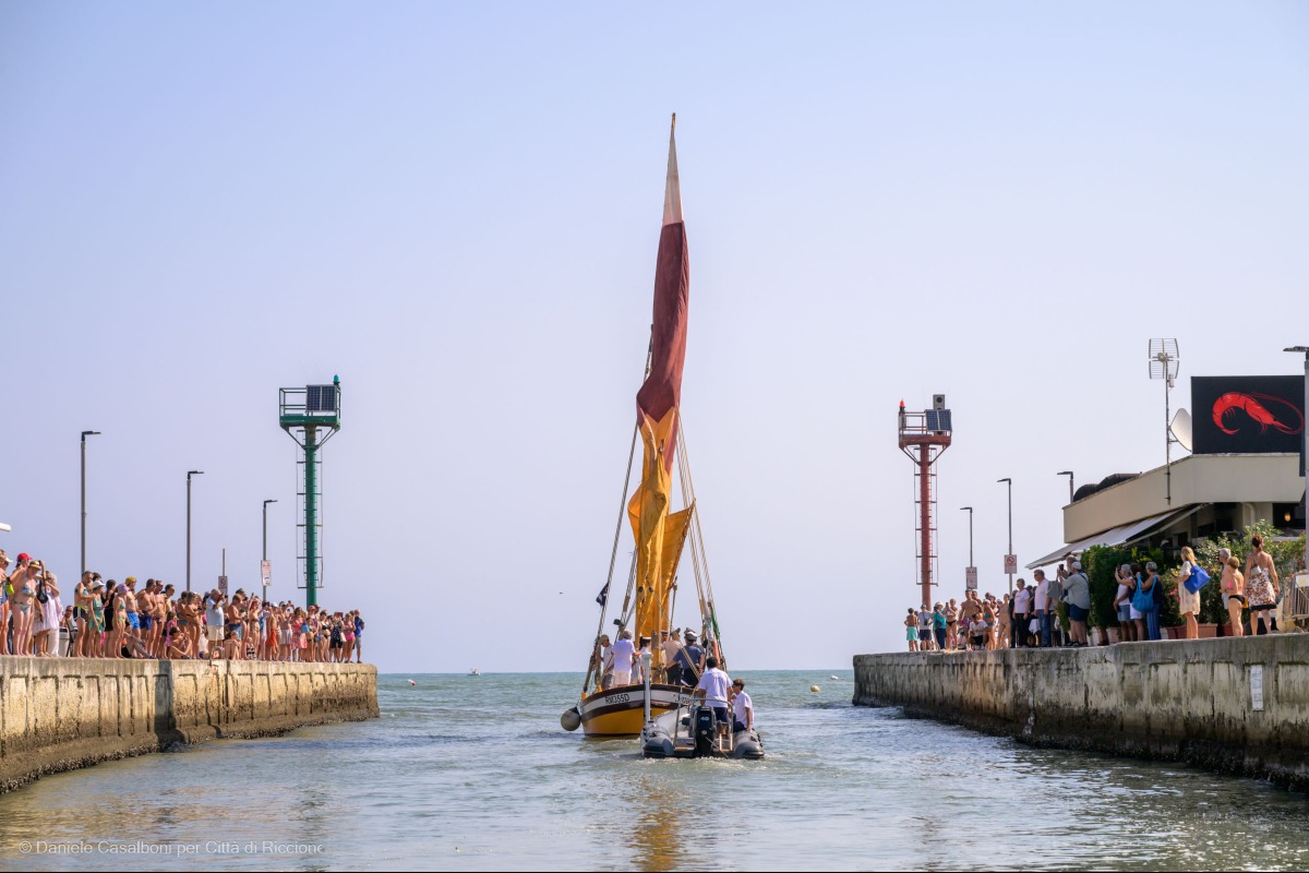 Riccione rinnova la tradizione della Madonna del Mare: stasera chiusura con i fuochi d'artificio - PH Daniele Casalboni