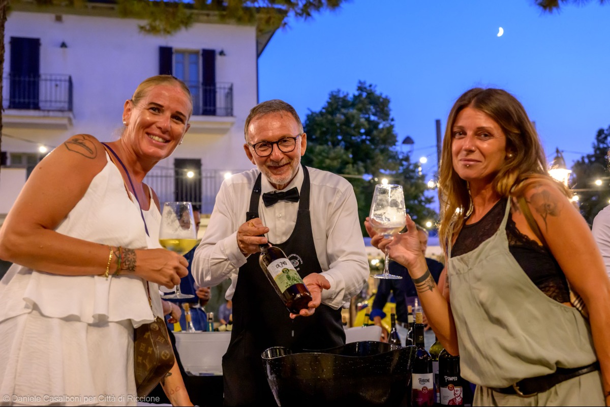 Tramonto DiVino conquista Riccione: oltre 600 presenze tra vini e sapori regionali - Ph Casalboni
