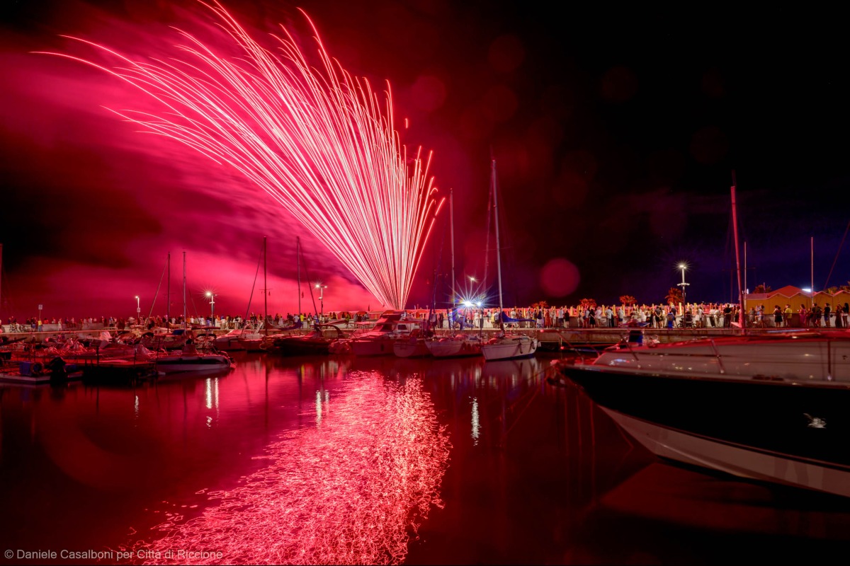 Riccione celebra la Madonna del Mare: festa conclusa con la Messa e i fuochi sul porto - Ph Casalboni