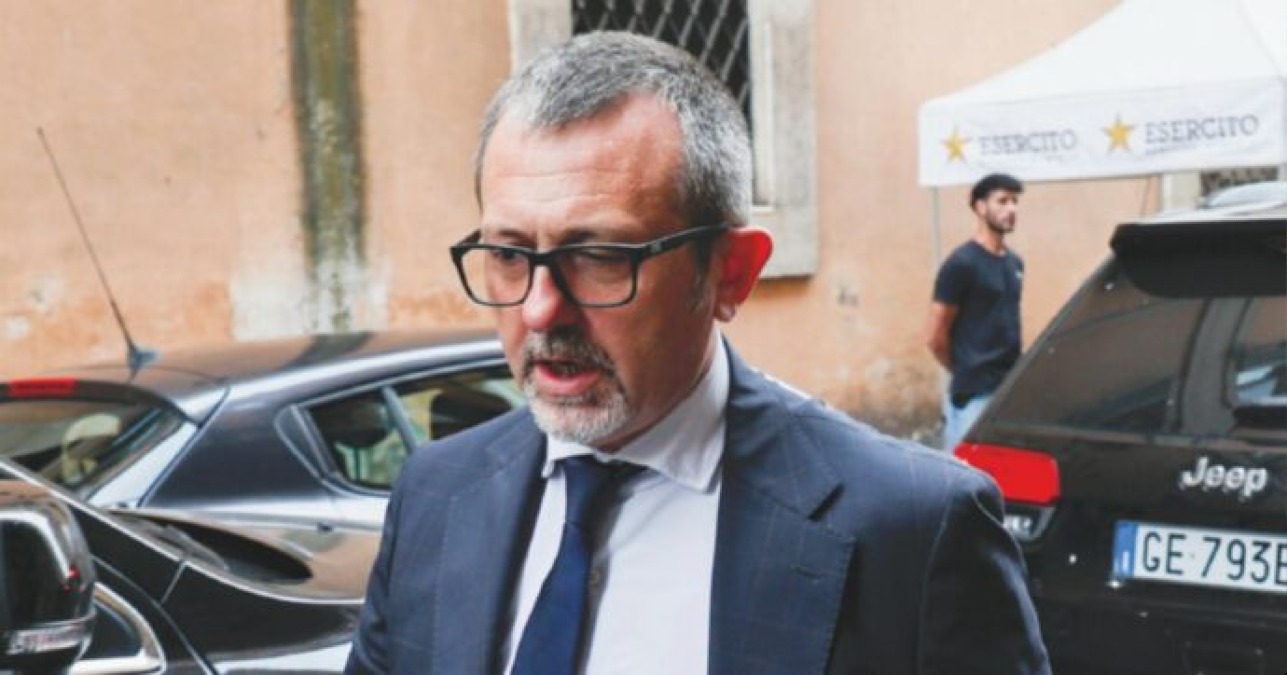 Camorra e riciclaggio, la Camera protegge le chat di Delmastro: via libera allo "scudo" costituzionale - 