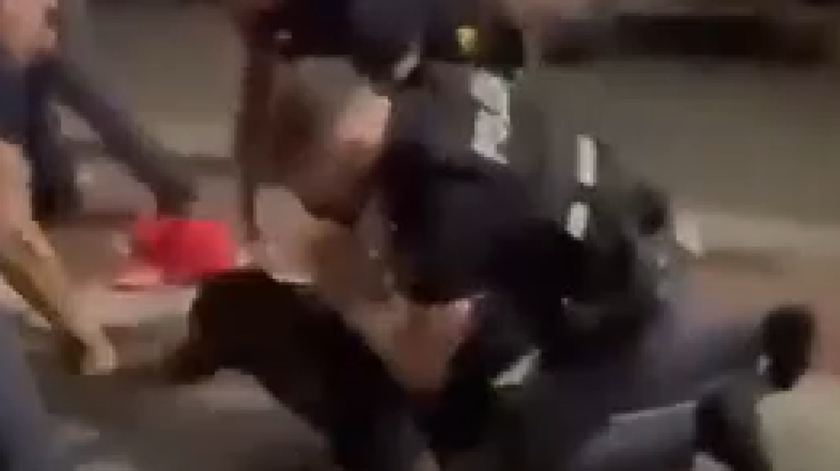 Il caso di Bologna, spuntano altri video sulla morte di Fakir - 