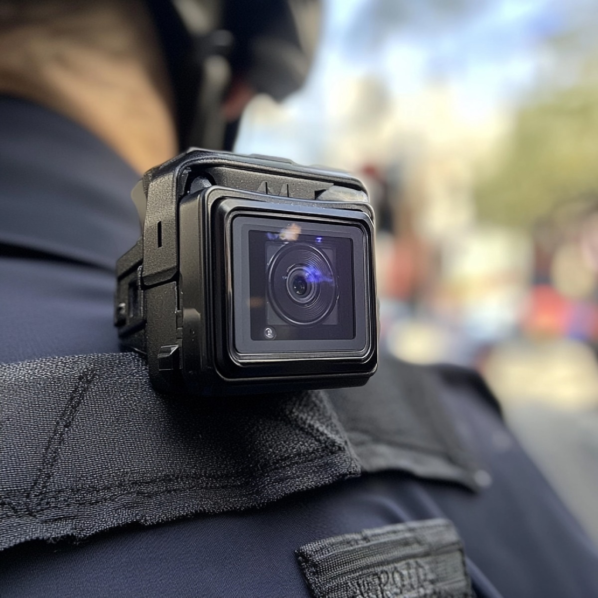 Bodycam, spunta un contatto tra Fakir e un passante prima del fermo - 