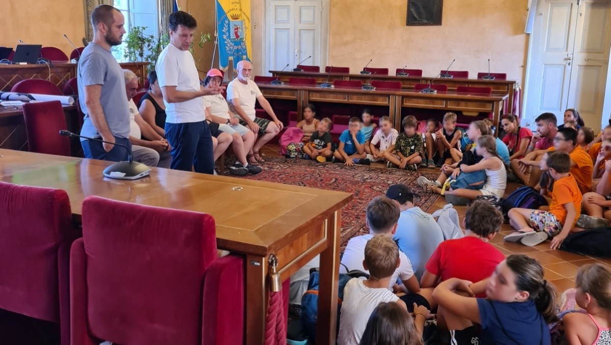Santarcangelo, bimbi e bambine dei centri estivi donano centinaia di prodotti all'emporio solidale - 