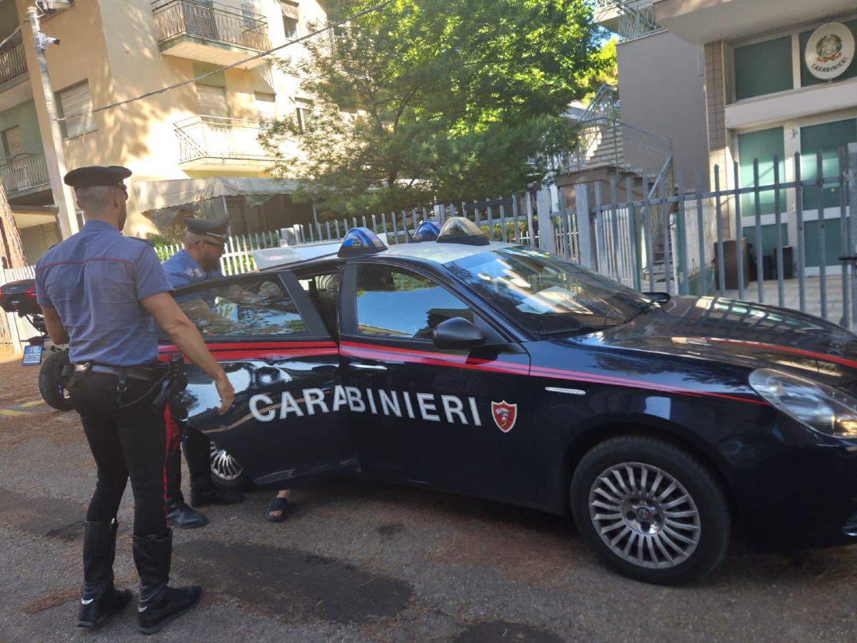 Riccione: due hotel nel mirino, ruba una carta e aggredisce il gestore. Arrestato un 18enne - 