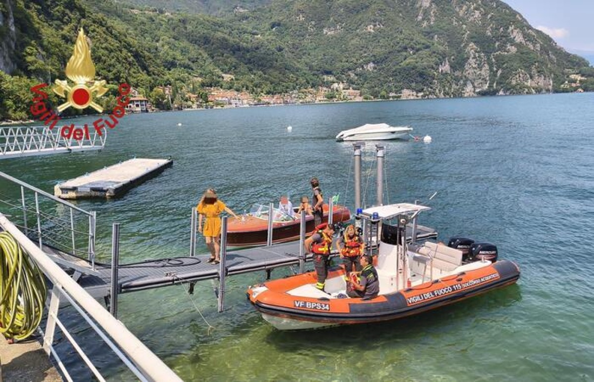Si tuffa per salvare il figlio, disperso nel lago di Como  - 