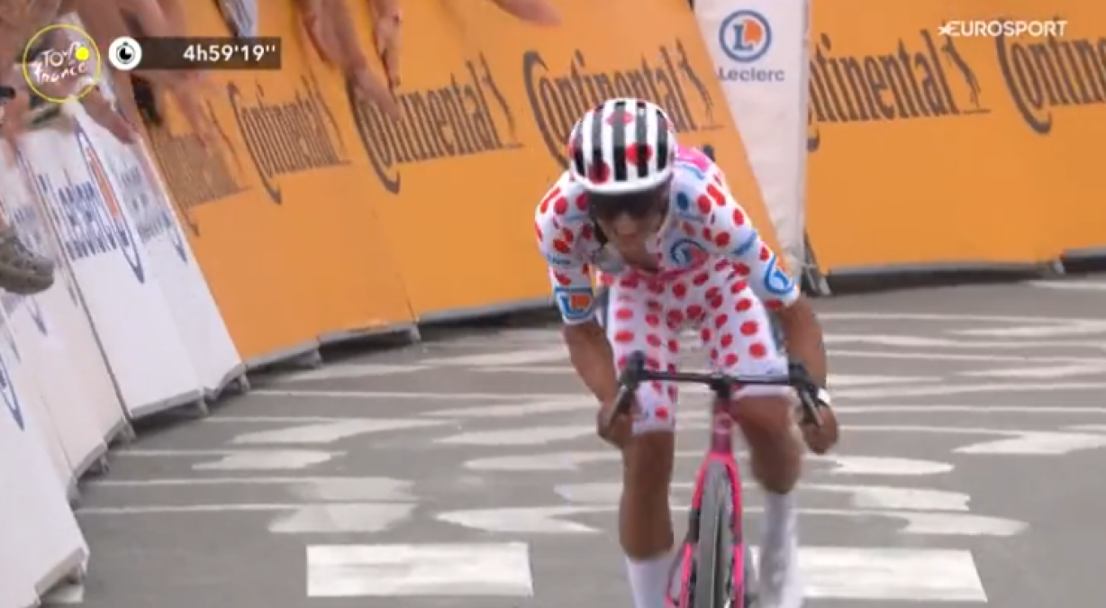 Tour de France 2026: Carapaz conquista la tappa regina, Kuss cade due volte - © Eurosport