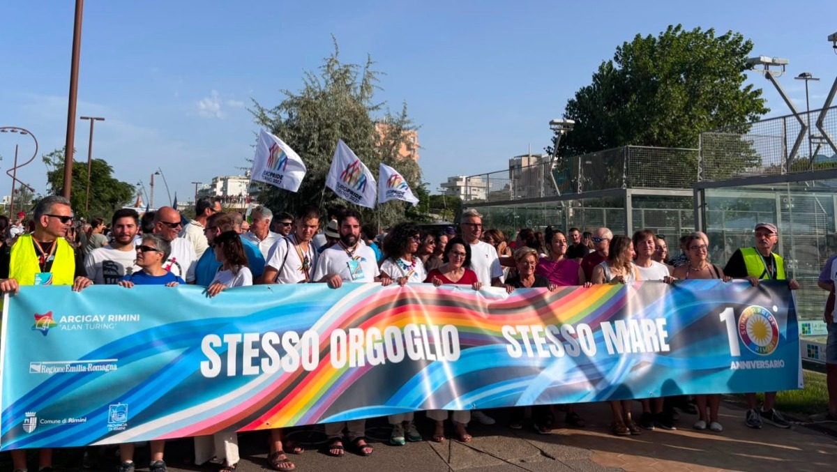 "Stesso orgoglio, stesso mare". Dieci anni di Pride: Rimini si veste d'arcobaleno - 