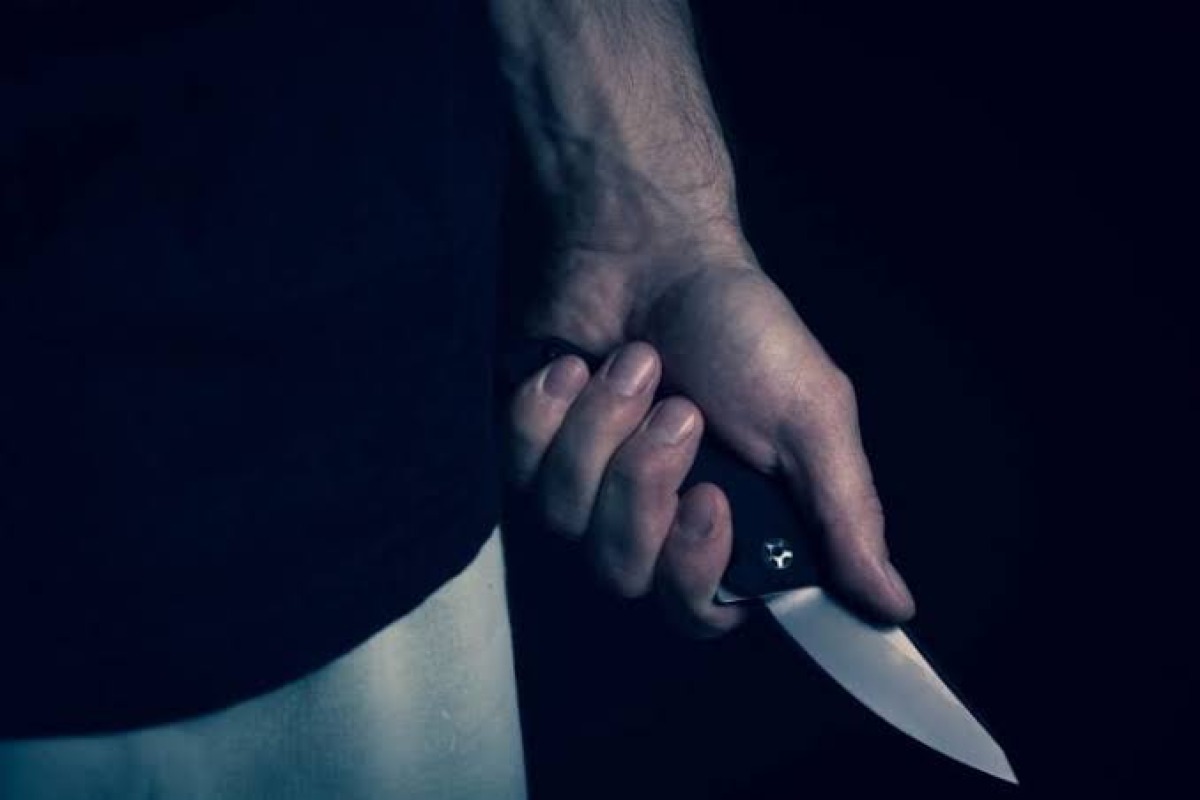 Miramare: entra in casa del rivale, gli scaglia addosso oggetti e lo minaccia con coltello. Arrestato  - 