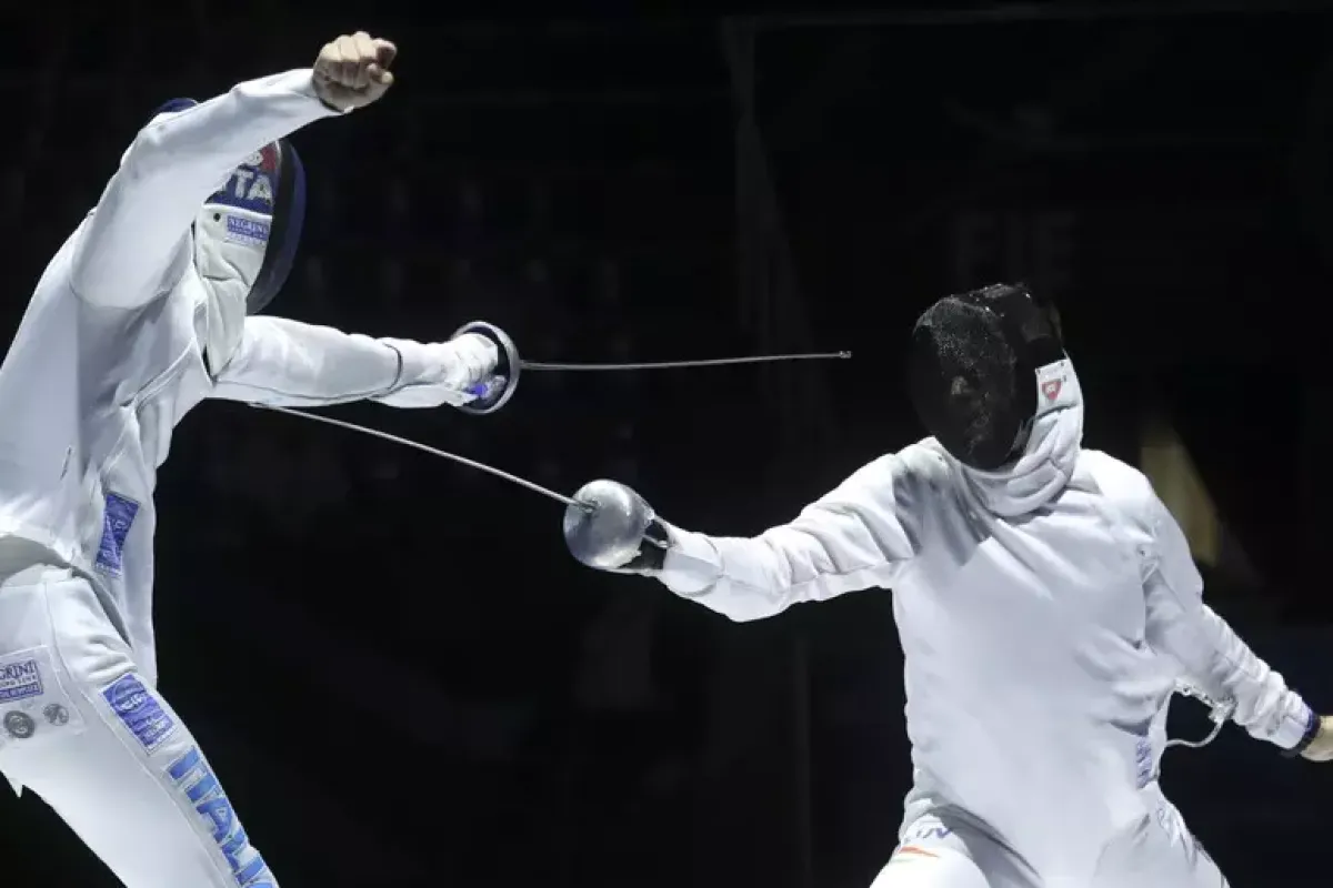 De Veroli sfiora l’oro mondiale: argento nella spada a Hong Kong - © ANSA/EPA