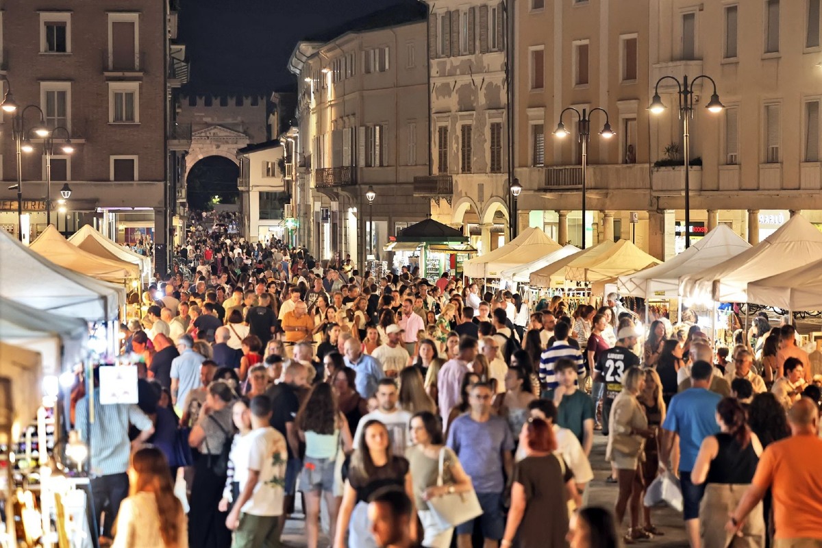 Rimini Shopping Night torna in centro tra cultura, musica ed eventi per tutte le età - Ph De Luigi