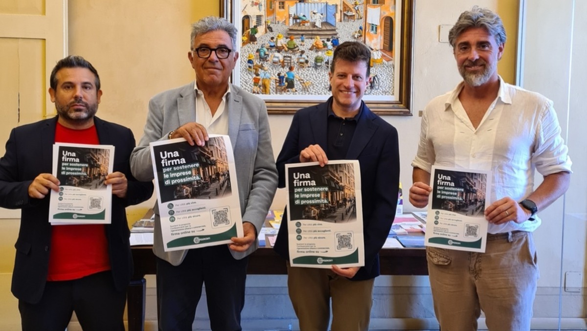 "Difendiamo i negozi di quartiere": Santarcangelo aderisce alla proposta di legge - Santarcangelo, centro storico