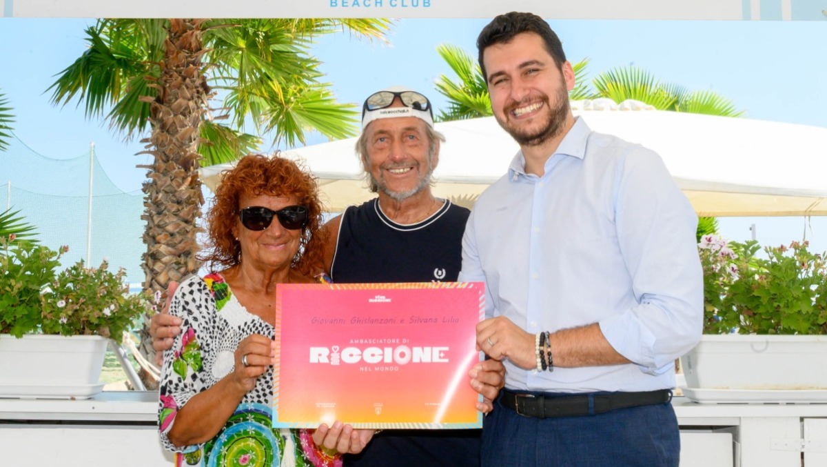 In viaggio di nozze a Riccione, non la "lasciano più": in vacanza nella Perla Verde da 50 anni - 