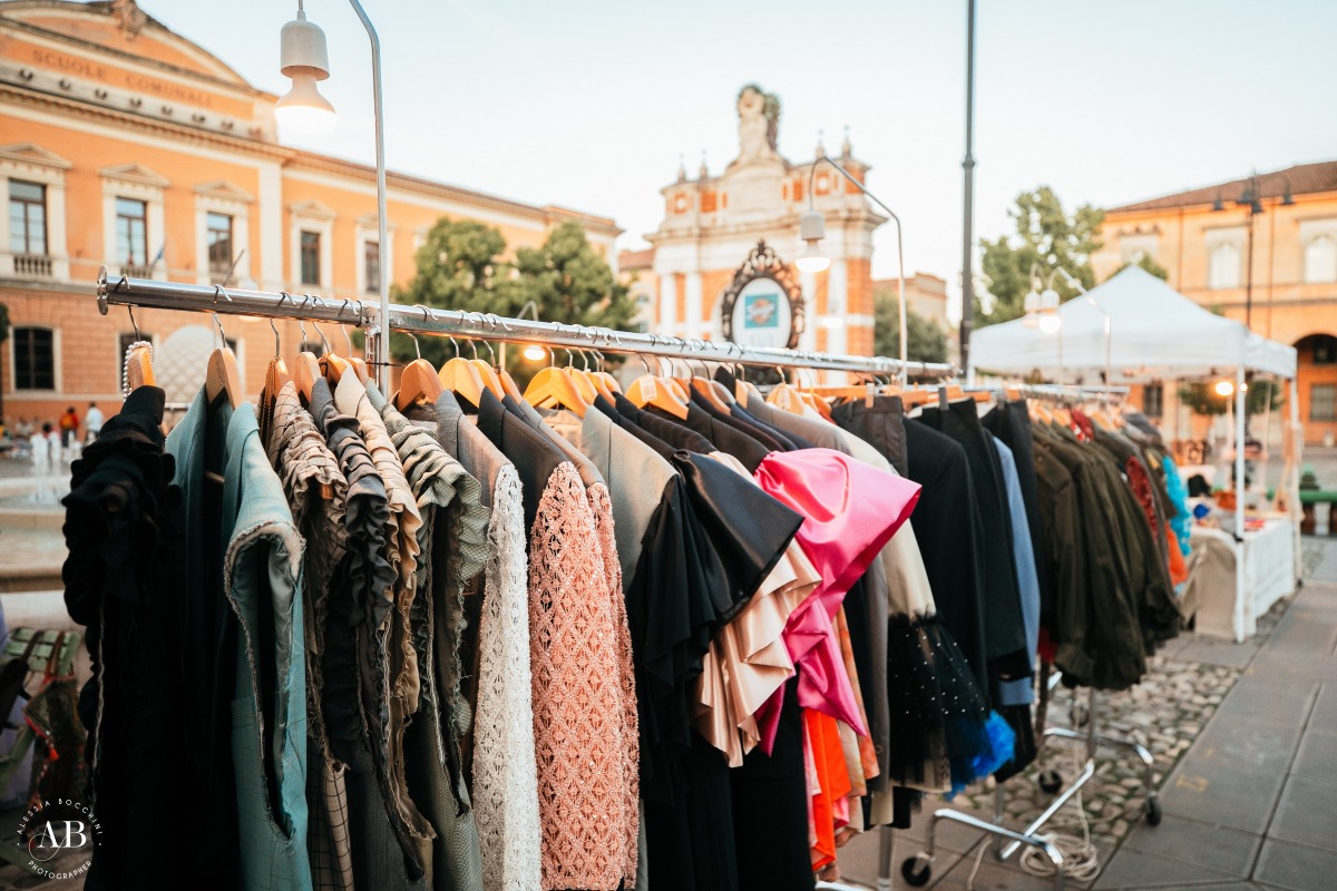 Santarcangelo, torna la Shopping Night: negozi aperti, musica e motori nel cuore del borgo - Ph Alessia Bocchini