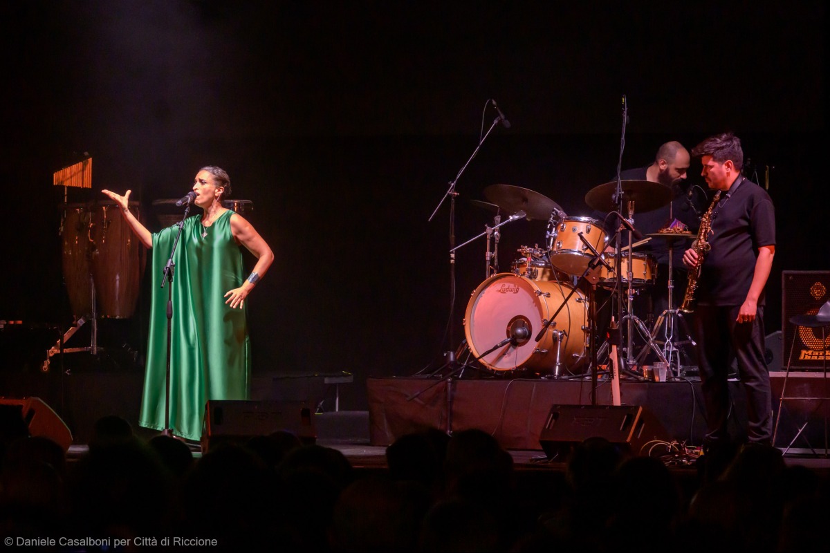 Riccione Summer Jazz, standing ovation per Noa - Ph Casalboni
