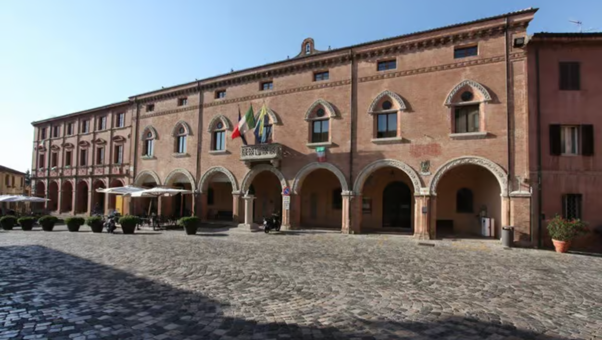 Fuori dai Comuni Montani, Verucchio è pronto a dare battaglia - Piazza Malatesta di Verucchio