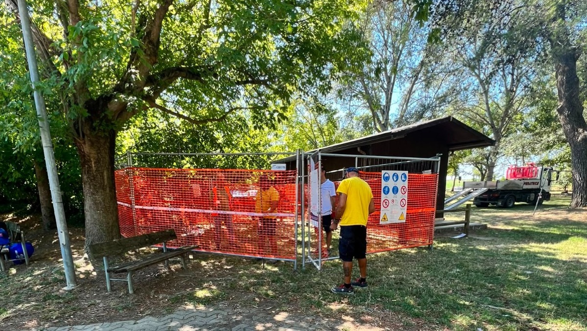 Cattolica, conclusi preparativi: dopo l'estate al via il restyling del Parco della Pace - Cantiere al Parco della Pace di Cattolica