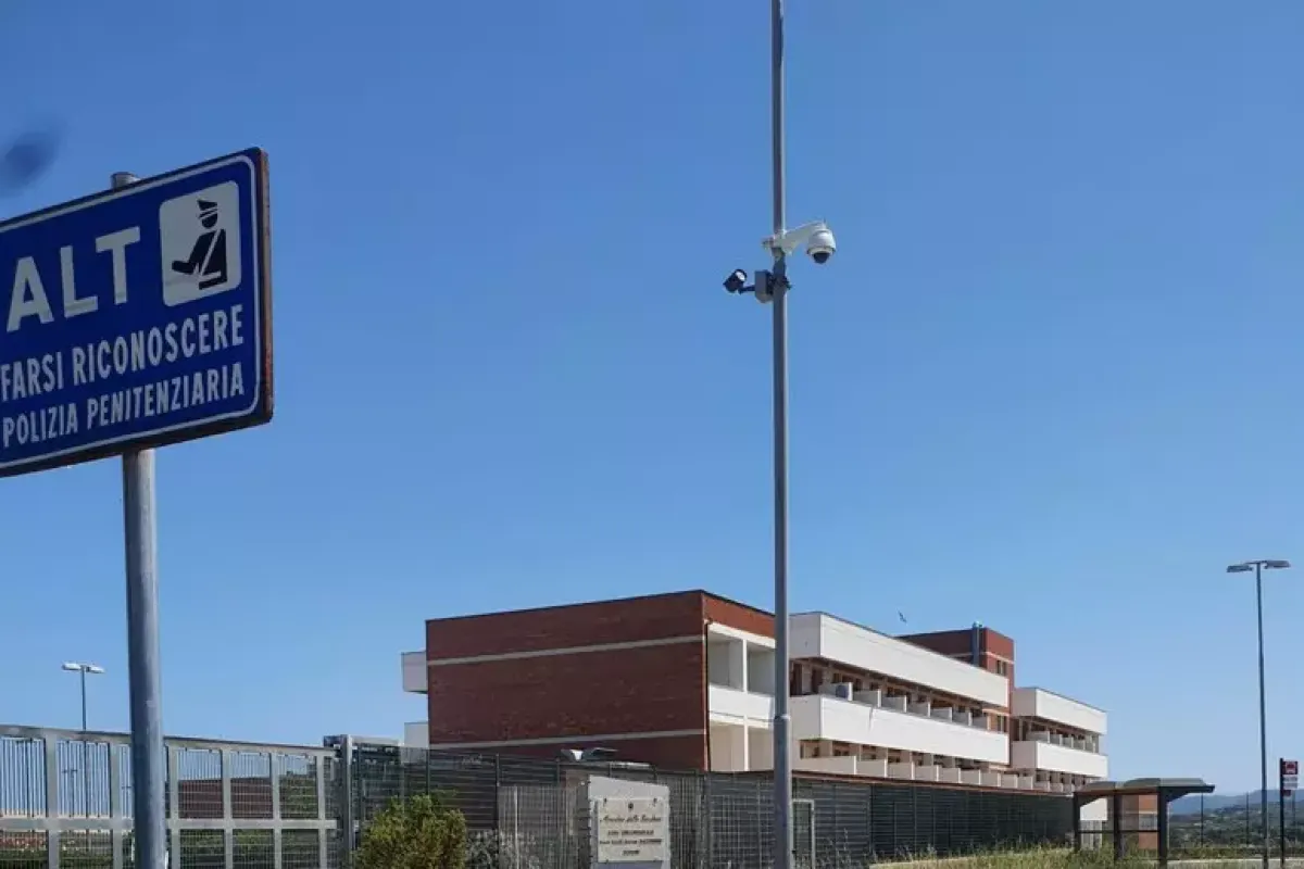 Detenuto muore carbonizzato nel carcere di Bancali a Sassari - 