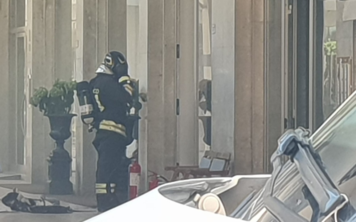 incendio negozio riccione