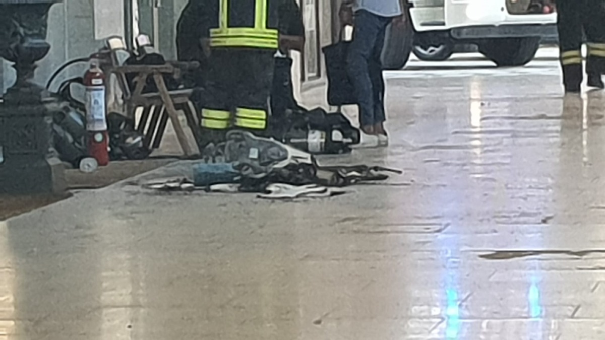 incendio negozio riccione