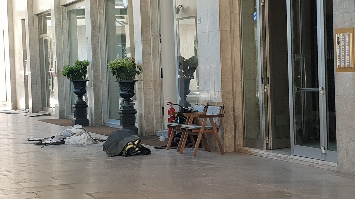 incendio negozio riccione