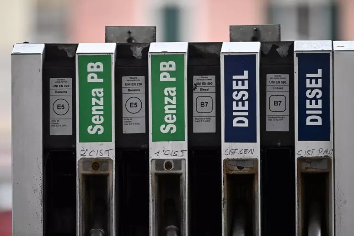 Vola il prezzo del gasolio, il self a 2,1 euro al litro. La benzina a 1,99 - 