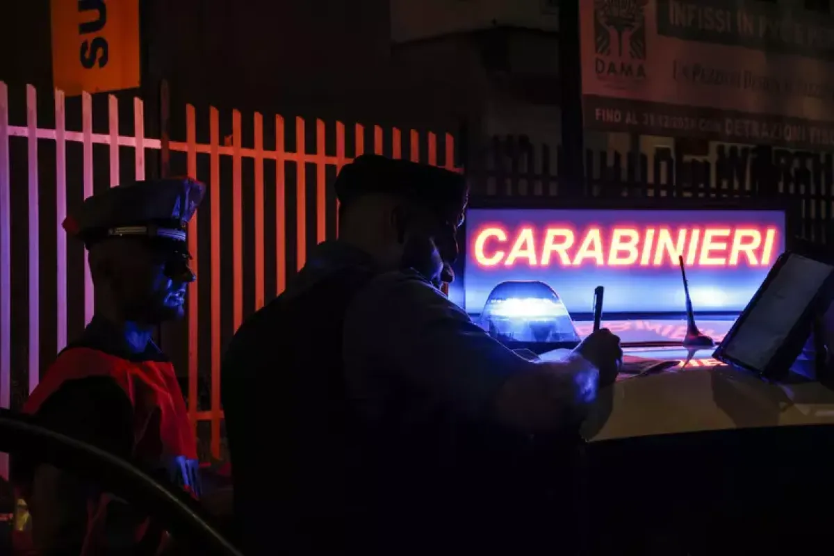 Violenza sessuale su una studentessa di 19 anni, nei pressi di un locale di Milano: 38enne ai domiciliari - Carabinieri PH ANSA